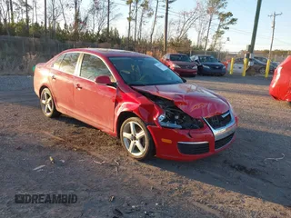2010 Volkswagen Jetta TDI z VIN 3VWRL7AJ5AM048992, wystawiony jako IAAI lot #41696298 z przebiegiem 250 072 mil mil oraz . Historia ofert i sprzedaży dostępna na DreamBid. Obrazek 1.