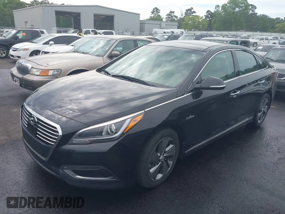 2017 Hyundai Sonata Limited with VIN KMHE34L10HA055090, listed as a IAAI auction lot 42206364 with 110,521 mi miles and . Bid and sale history available at DreamBid. Image 17.