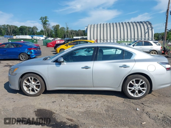 2014 Nissan Maxima SV with VIN 1N4AA5AP3EC481223, listed as a IAAI auction lot 39807318 with 106,882 mi miles and . Bid and sale history available at DreamBid. Image 14.