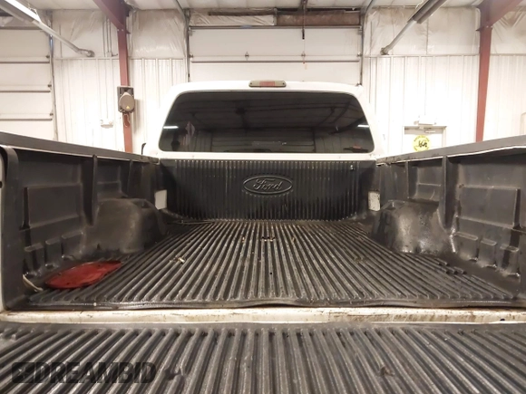 2008 Ford Super Duty F-250 SRW XL with VIN 1FTSX21R18EE30647, listed as a IAAI auction lot 41588298 with 228,680 mi miles. Bid and sale history available at carsss.com. Image 13.