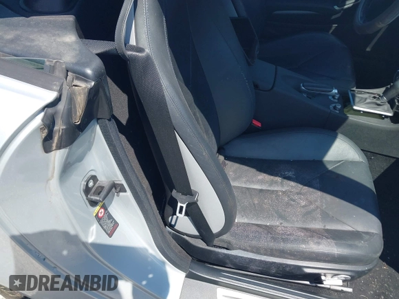 2005 Mercedes-Benz SLK 230/320 with VIN WDBWK56F55F049419, listed as a IAAI auction lot 42258163 with 36,803 mi miles and . Bid and sale history available at DreamBid. Image 8.