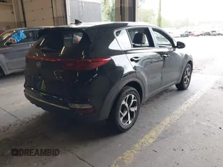 2020 Kia Sportage LX z VIN KNDPMCAC4L7805735, wystawiony jako IAAI lot #42014467 z przebiegiem 30 555 mil mil oraz . Historia ofert i sprzedaży dostępna na DreamBid. Obrazek 4.