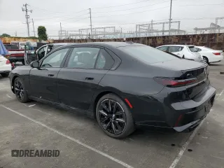 2024 BMW 7 Series 760i xDrive z VIN WBA33EJ07RCR40210, wystawiony jako Copart lot #60499865 z przebiegiem 10 080 mil mil oraz Szkoda całkowita • Salvage title. Historia ofert i sprzedaży dostępna na DreamBid. Obrazek 2.