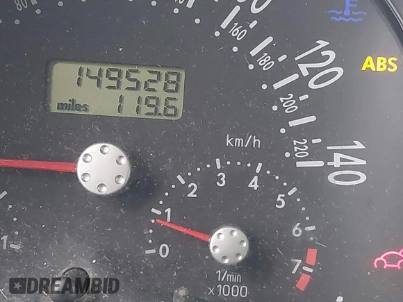 2000 Volkswagen Beetle GLS z VIN 3VWCC21C9YM485902, wystawiony jako IAAI lot #41283215 z przebiegiem 149 528 mil mil oraz . Historia ofert i sprzedaży dostępna na DreamBid. Obrazek 7.