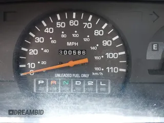 1992 Toyota Pickup z VIN JT4VN93D6N5027403, wystawiony jako IAAI lot #42402045 z przebiegiem 300 586 mil mil oraz . Historia ofert i sprzedaży dostępna na DreamBid. Obrazek 7.