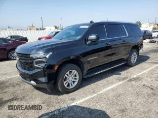 2022 Chevrolet Suburban LT with VIN 1GNSCCKT1NR305591, listed as a Copart auction lot 65971345 with 121,365 mi miles and Salvage title. Bid and sale history available at DreamBid. Image 1.