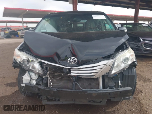 2014 Toyota Sienna XLE with VIN 5TDYK3DC0ES518522, listed as a IAAI auction lot 42025124 with 1 mi miles. Bid and sale history available at carsss.com. Image 12.