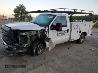 2014 Ford F-250 XL z VIN 1FDBF2A63EEB52351, wystawiony jako Copart lot #72956934 z przebiegiem 263 040 mil mil oraz Szkoda całkowita • Salvage title. Historia ofert i sprzedaży dostępna na DreamBid. Obrazek 1.