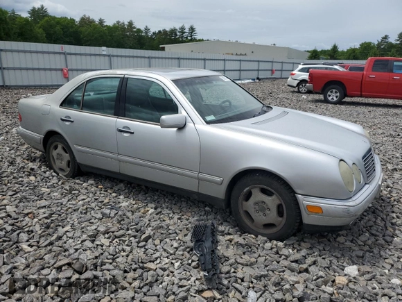1997 Mercedes-Benz E-Class with VIN WDBJF72F7VA245827, listed as a Copart auction lot 56963154 with 63,162 mi miles and Clean Title. Bid and sale history available at carsss.com. Image 4.