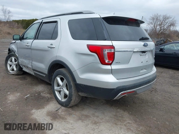 2017 Ford Explorer XLT with VIN 1FM5K8D81HGD94315, listed as a IAAI auction lot 41815160 with 97,022 mi miles and . Bid and sale history available at carsss.com. Image 3.