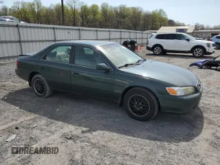 2001 Toyota Camry CE with VIN 4T1BG22K51U813533, listed as a Copart auction lot 53933705 with 200,769 mi miles and Salvage Title. Bid and sale history available at carsss.com. Image 4.