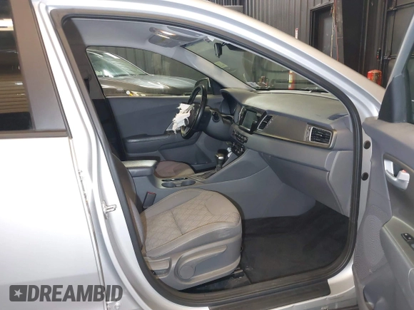 2019 Kia Niro LX with VIN KNDCB3LC5K5320824, listed as a IAAI auction lot 41996036 with 66,717 mi miles. Bid and sale history available at carsss.com. Image 5.