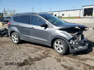 2016 Ford Escape SE z VIN 1FMCU9G9XGUB06383, wystawiony jako Copart lot #54385615 z przebiegiem 124 402 mil mil oraz Szkoda całkowita • Salvage title. Historia ofert i sprzedaży dostępna na DreamBid. Obrazek 4.