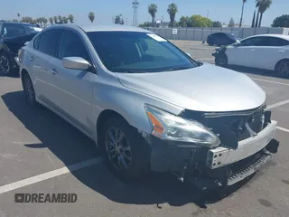 2015 Nissan Altima 2.5 z VIN 1N4AL3AP5FN908079, wystawiony jako IAAI lot #42386046 z przebiegiem 120 873 mil mil oraz . Historia ofert i sprzedaży dostępna na DreamBid. Obrazek 1.