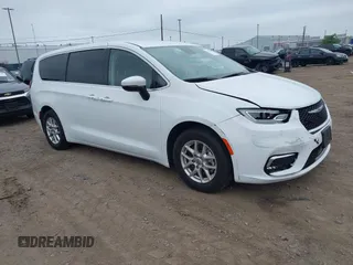 2023 Chrysler Pacifica Touring L с VIN 2C4RC1BG7PR533185, выставлен на аукционе IAAI как лот 42544249 с пробегом 69 657 миль миль и . История ставок и продаж доступна на DreamBid. Изображение 1.