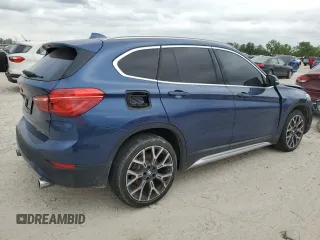 2021 BMW X1 sDrive28i with VIN WBXJG7C08M5T38777, listed as a Copart auction lot 53390985 with 32,148 mi miles and Salvage Title. Bid and sale history available at carsss.com. Image 3.