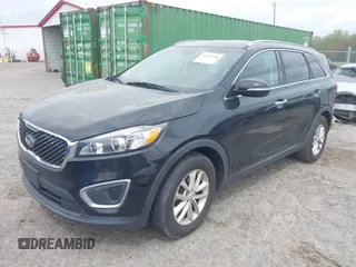 2016 Kia Sorento LX with VIN 5XYPG4A33GG151073, listed as a IAAI auction lot 41947006 with 161,164 mi miles. Bid and sale history available at carsss.com. Image 2.