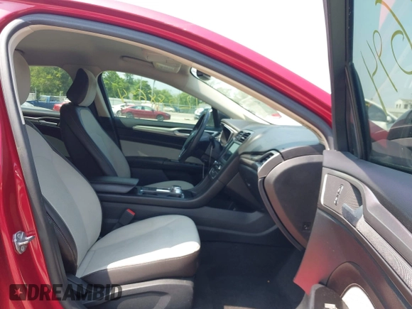 2020 Ford Fusion SE with VIN 3FA6P0HD0LR260647, listed as a IAAI auction lot 42388694 with 56,439 mi miles and . Bid and sale history available at DreamBid. Image 5.