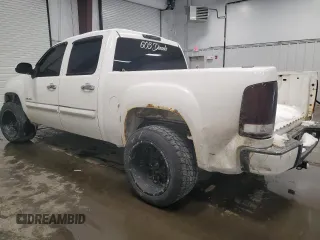 2011 GMC Sierra 1500 Denali z VIN 3GTP2XE26BG304637, wystawiony jako Copart lot #45878555 z przebiegiem 164 755 mil mil oraz Szkody całkowita. Historia ofert i sprzedaży dostępna na DreamBid. Obrazek 2.