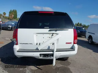 2007 GMC Yukon XL SLT z VIN 1GKFK16327J169229, wystawiony jako IAAI lot #42373867 z przebiegiem 222 881 mil mil oraz . Historia ofert i sprzedaży dostępna na DreamBid. Obrazek 16.