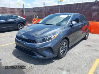 2023 Kia Forte LXS z VIN 3KPF24ADXPE608509, wystawiony jako IAAI lot #42257038 z przebiegiem 19 283 mil mil oraz . Historia ofert i sprzedaży dostępna na DreamBid. Obrazek 17.