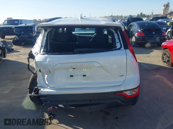 2025 Kia Niro LX with VIN KNDCP3LE6S5218628, listed as a IAAI auction lot 41570971 with 5,298 mi miles. Bid and sale history available at carsss.com. Image 16.