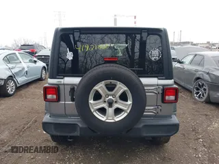 2020 Jeep Wrangler Unlimited Sport S z VIN 1C4HJXDN3LW115076, wystawiony jako IAAI lot #41921868 z przebiegiem 93 052 mil mil oraz . Historia ofert i sprzedaży dostępna na DreamBid. Obrazek 16.