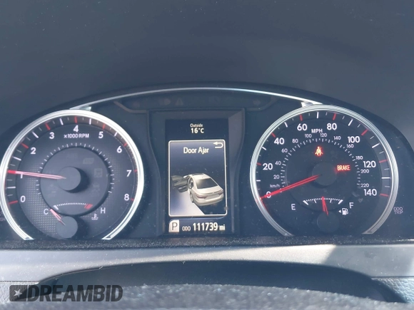 2015 Toyota Camry XLE with VIN 4T1BF1FK1FU100580, listed as a IAAI auction lot 42002060 with 111,739 mi miles. Bid and sale history available at carsss.com. Image 7.