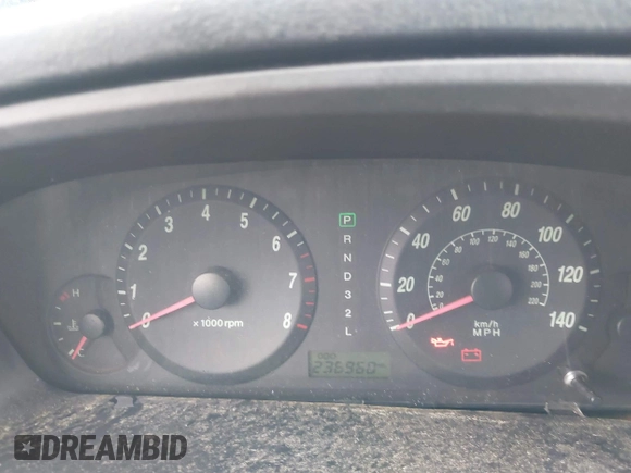 2005 Hyundai Elantra GLS z VIN KMHDN46D55U131005, wystawiony jako IAAI lot #42230938 z przebiegiem 236 960 mil mil oraz . Historia ofert i sprzedaży dostępna na DreamBid. Obrazek 7.