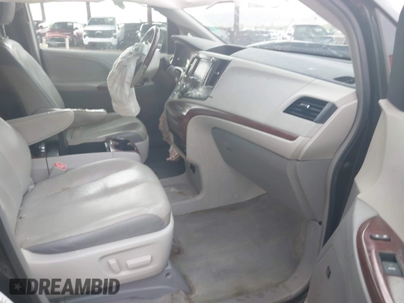 2014 Toyota Sienna XLE with VIN 5TDYK3DC0ES518522, listed as a IAAI auction lot 42025124 with 1 mi miles. Bid and sale history available at carsss.com. Image 5.
