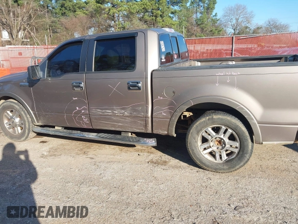 2005 Ford F-150 XLT с VIN 1FTPW12575KF03371, выставлен на аукционе IAAI как лот 41577250 с пробегом 218 892 миль миль и . История ставок и продаж доступна на DreamBid. Изображение 6.