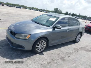 2011 Volkswagen Jetta SE with VIN 3VWDZ7AJ2BM080390, listed as a IAAI auction lot 42723802 with 157,117 mi miles and . Bid and sale history available at DreamBid. Image 2.