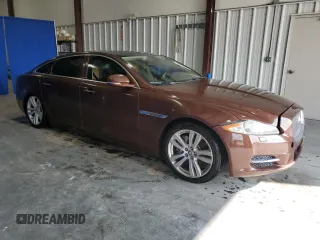 2011 Jaguar XJ XJL z VIN SAJWA2GB8BLV22081, wystawiony jako Copart lot #57088325 z przebiegiem 117 795 mil mil oraz Czysty tytuł • Clean title. Historia ofert i sprzedaży dostępna na DreamBid. Obrazek 4.