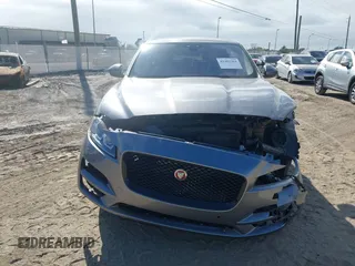 2020 Jaguar F-Pace 25t Prestige z VIN SADCK2FXXLA660346, wystawiony jako IAAI lot #41482264 z przebiegiem 36 160 mil mil oraz . Historia ofert i sprzedaży dostępna na DreamBid. Obrazek 12.