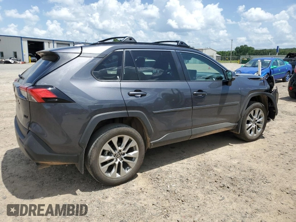 2024 Toyota RAV4 XLE Premium z VIN 2T3C1RFV3RW344089, wystawiony jako Copart lot #61747485 z przebiegiem 18 447 mil mil oraz Szkoda całkowita • Salvage title. Historia ofert i sprzedaży dostępna na DreamBid. Obrazek 3.