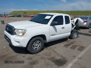 2013 Toyota Tacoma z VIN 5TFTX4CN1DX034484, wystawiony jako IAAI lot #42047723 z przebiegiem 241 844 mil mil oraz . Historia ofert i sprzedaży dostępna na DreamBid. Obrazek 2.