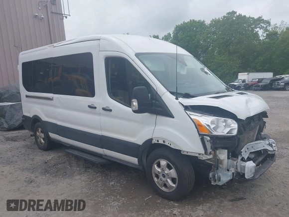 2020 Ford Transit Passenger XL z VIN 1FBAX2CG9LKA95093, wystawiony jako IAAI lot #42292375 z przebiegiem 53 912 mil mil oraz . Historia ofert i sprzedaży dostępna na DreamBid. Obrazek 1.