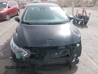 2022 Nissan Versa S z VIN 3N1CN8DV2NL827465, wystawiony jako IAAI lot #41693112 z przebiegiem 43 918 mil mil oraz . Historia ofert i sprzedaży dostępna na DreamBid. Obrazek 12.