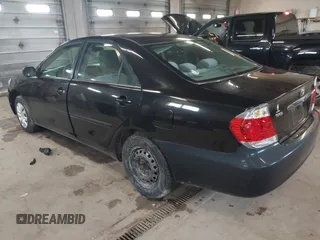 2006 Toyota Camry STD with VIN 4T1BE32K26U654893, listed as a IAAI auction lot 42068340 with 1 mi miles. Bid and sale history available at carsss.com. Image 3.
