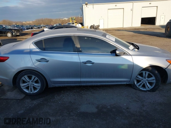 2013 Acura ILX with VIN 19VDE1F3XDE002337, listed as a IAAI auction lot 41417917 with 170,373 mi miles. Bid and sale history available at carsss.com. Image 13.