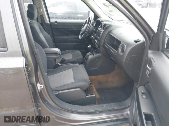 2016 Jeep Patriot Latitude with VIN 1C4NJPFB7GD682060, listed as a IAAI auction lot 41898444 with 67,717 mi miles and . Bid and sale history available at DreamBid. Image 5.