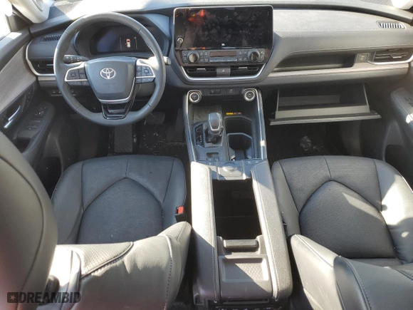 2024 Toyota Grand Highlander Hybrid XLE with VIN 5TDACAB51RS004790, listed as a Copart auction lot 44732775 with NaN miles and Salvage Title. Bid and sale history available at carsss.com. Image 8.