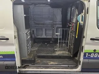 2016 Ford Transit Cargo z VIN 1FTYE1YM9GKB19505, wystawiony jako IAAI lot #42774251 z przebiegiem 252 184 mil mil oraz . Historia ofert i sprzedaży dostępna na DreamBid. Obrazek 43.