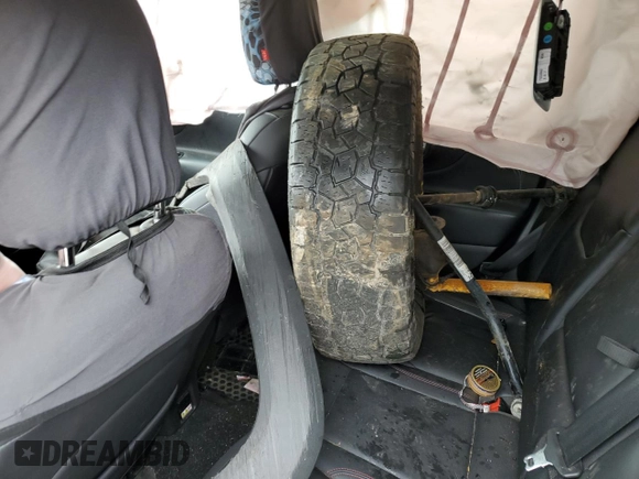 2017 Jeep Renegade Trailhawk z VIN ZACCJBCB2HPF59817, wystawiony jako Copart lot #61259205 z przebiegiem 75 899 mil mil oraz Szkoda całkowita • Salvage title. Historia ofert i sprzedaży dostępna na DreamBid. Obrazek 13.