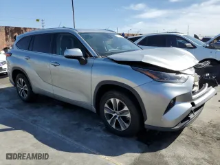 2021 Toyota Highlander XLE with VIN 5TDGZRAH0MS528394, listed as a Copart auction lot 49130275 with 67,167 mi miles and Salvage Title. Bid and sale history available at carsss.com. Image 4.