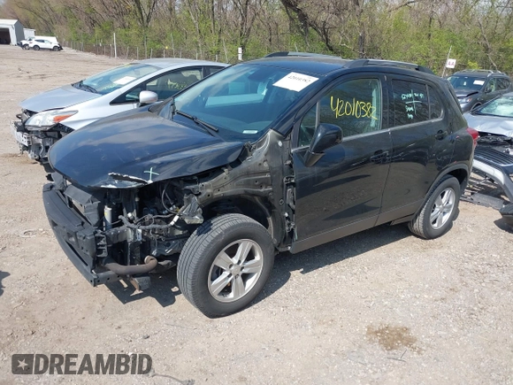 2020 Chevrolet Trax LT z VIN 3GNCJLSB9LL226191, wystawiony jako IAAI lot #42010382 z przebiegiem 90 357 mil mil oraz . Historia ofert i sprzedaży dostępna na DreamBid. Obrazek 2.