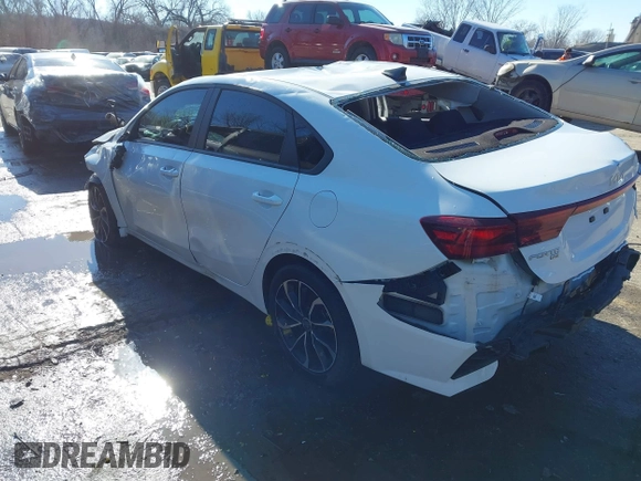 2022 Kia Forte LXS with VIN 3KPF24ADXNE474680, listed as a IAAI auction lot 41406334 with 61,930 mi miles and . Bid and sale history available at DreamBid. Image 3.