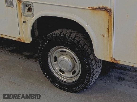 2012 Ford F-250 XL with VIN 1FDBF2B65CEC50857, listed as a IAAI auction lot 42829710 with 131,437 mi miles and . Bid and sale history available at DreamBid. Image 12.