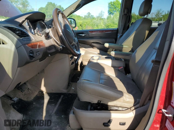 2014 Chrysler Town & Country Touring with VIN 2C4RC1BG2ER293587, listed as a Copart auction lot 60130584 with 201,859 mi miles and Clean Title. Bid and sale history available at DreamBid. Image 7.