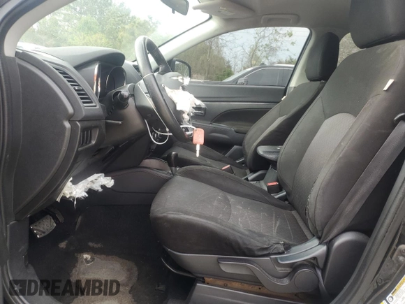 2019 Mitsubishi Outlander ES z VIN JA4AR3AU5KU028749, wystawiony jako Copart lot #52692835 z przebiegiem 122 439 mil mil oraz Szkoda całkowita • Salvage title. Historia ofert i sprzedaży dostępna na DreamBid. Obrazek 7.